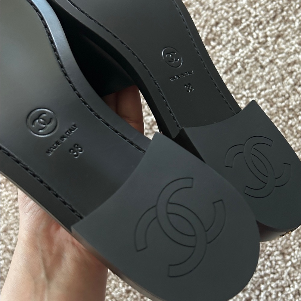 CHANEL Black Slingback Loafers. 7.5 - Picture 9 of 17